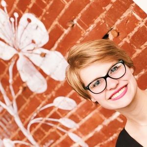 Meet your Posher, Claire